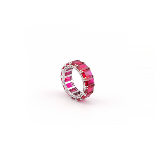 Bague d'éternité en or blanc 14 carats et rubis fabriqués en laboratoire