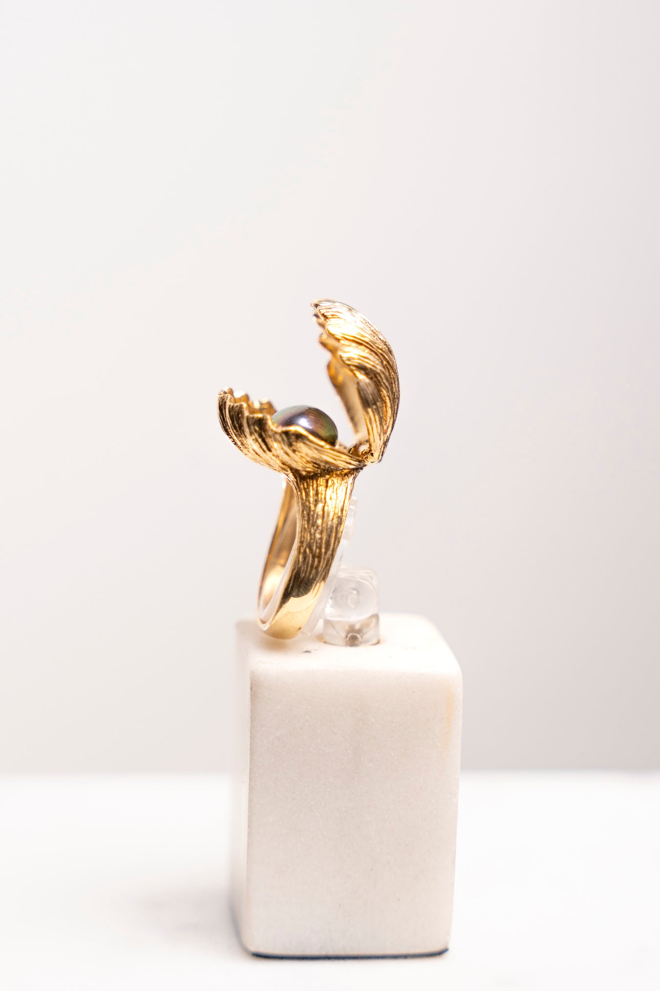 Venus Ring - Black Pearl Ring in Gold