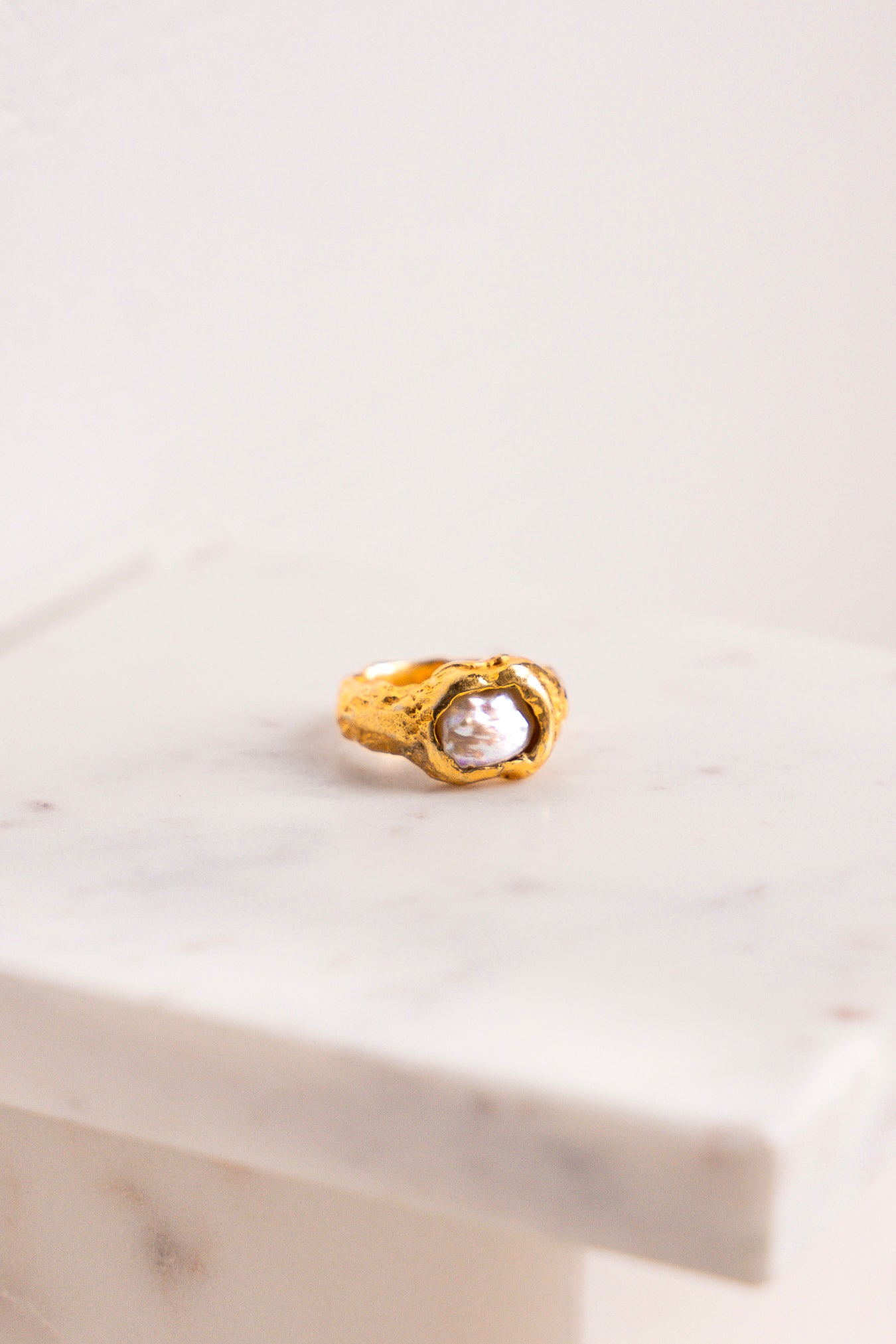 The Killer Mermaid - Pearl Ring in Gold