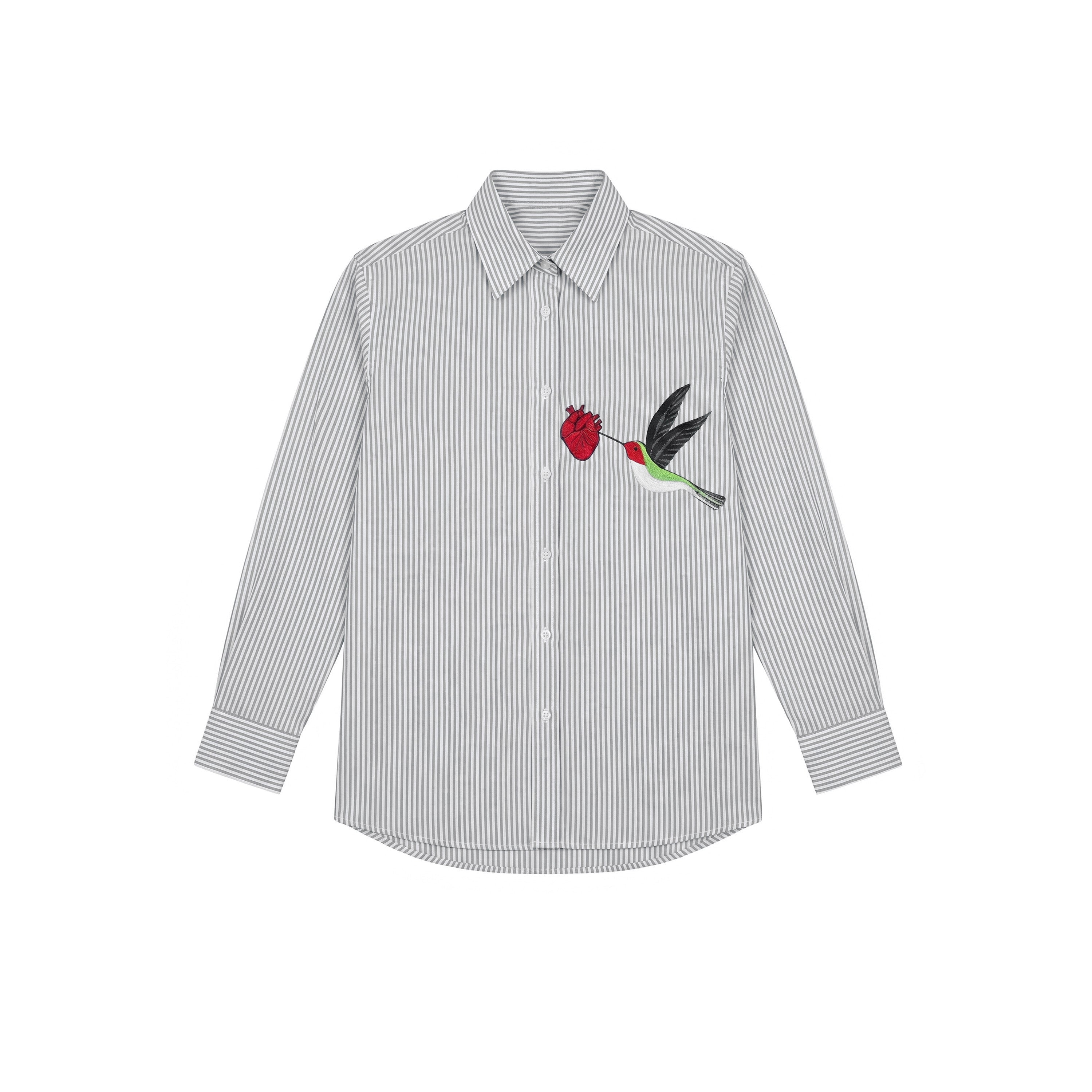 Camisa de algodón gris con colibrí y corazón