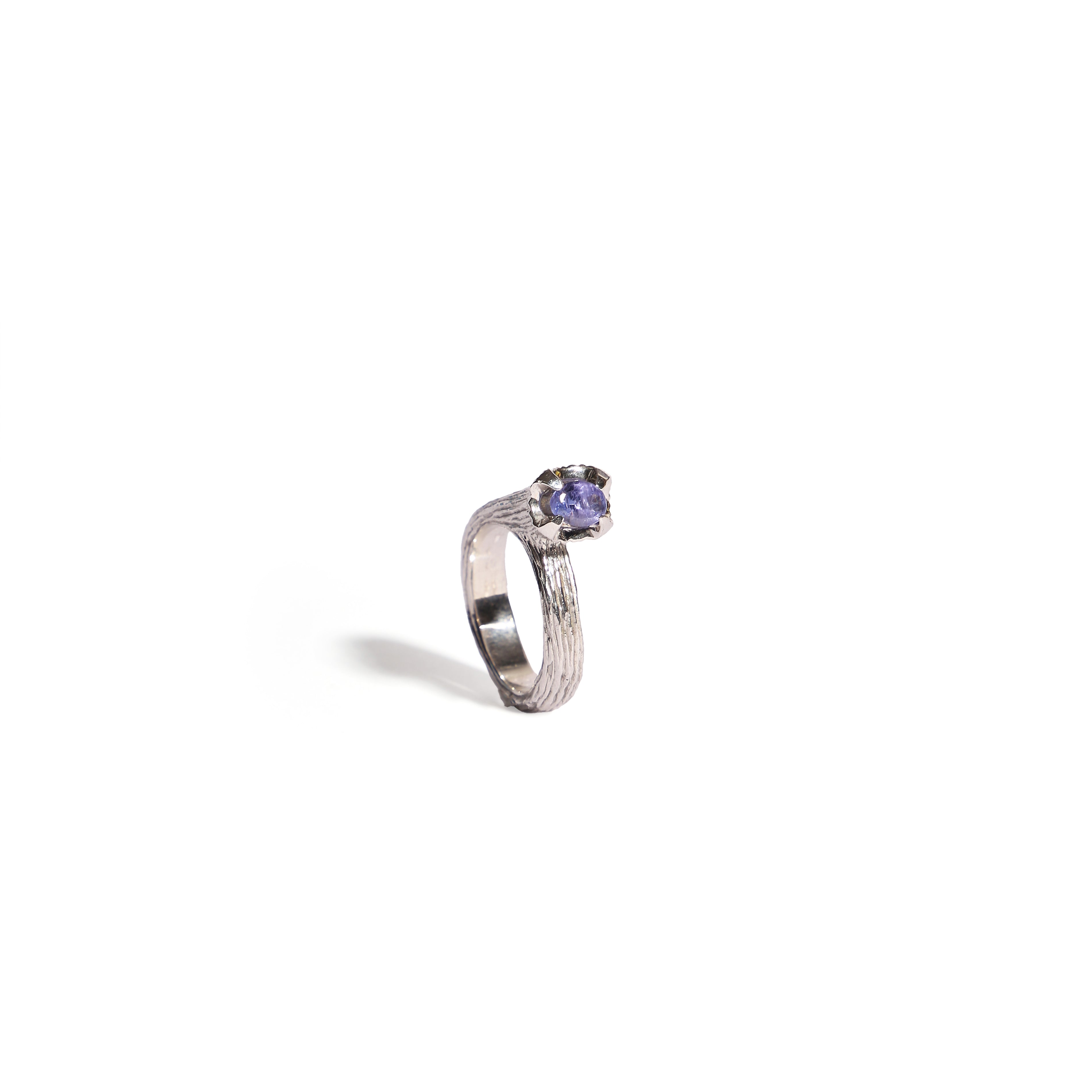 La trompeta de dedo | Anillo de tanzanita