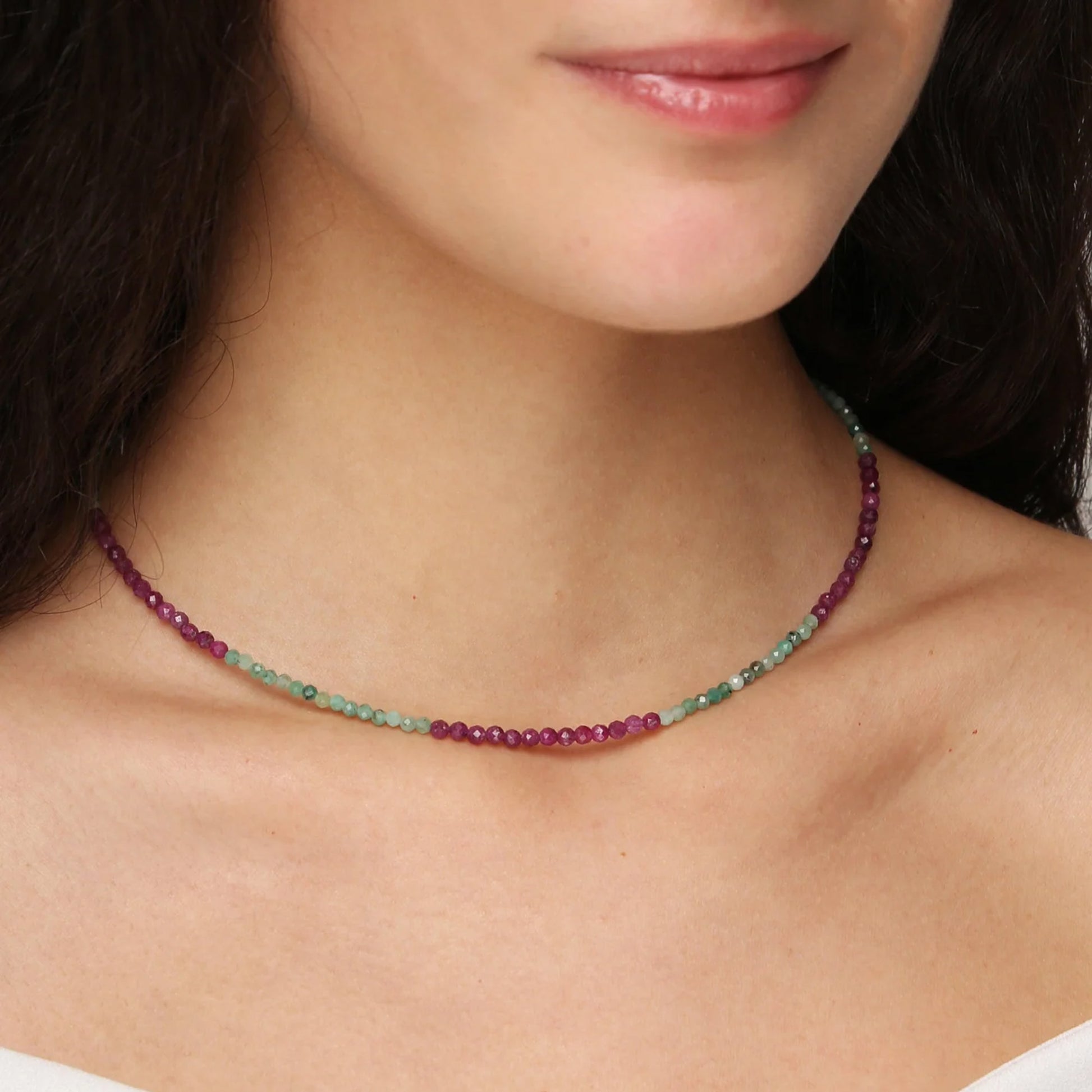 Collar de esmeraldas y rubíes