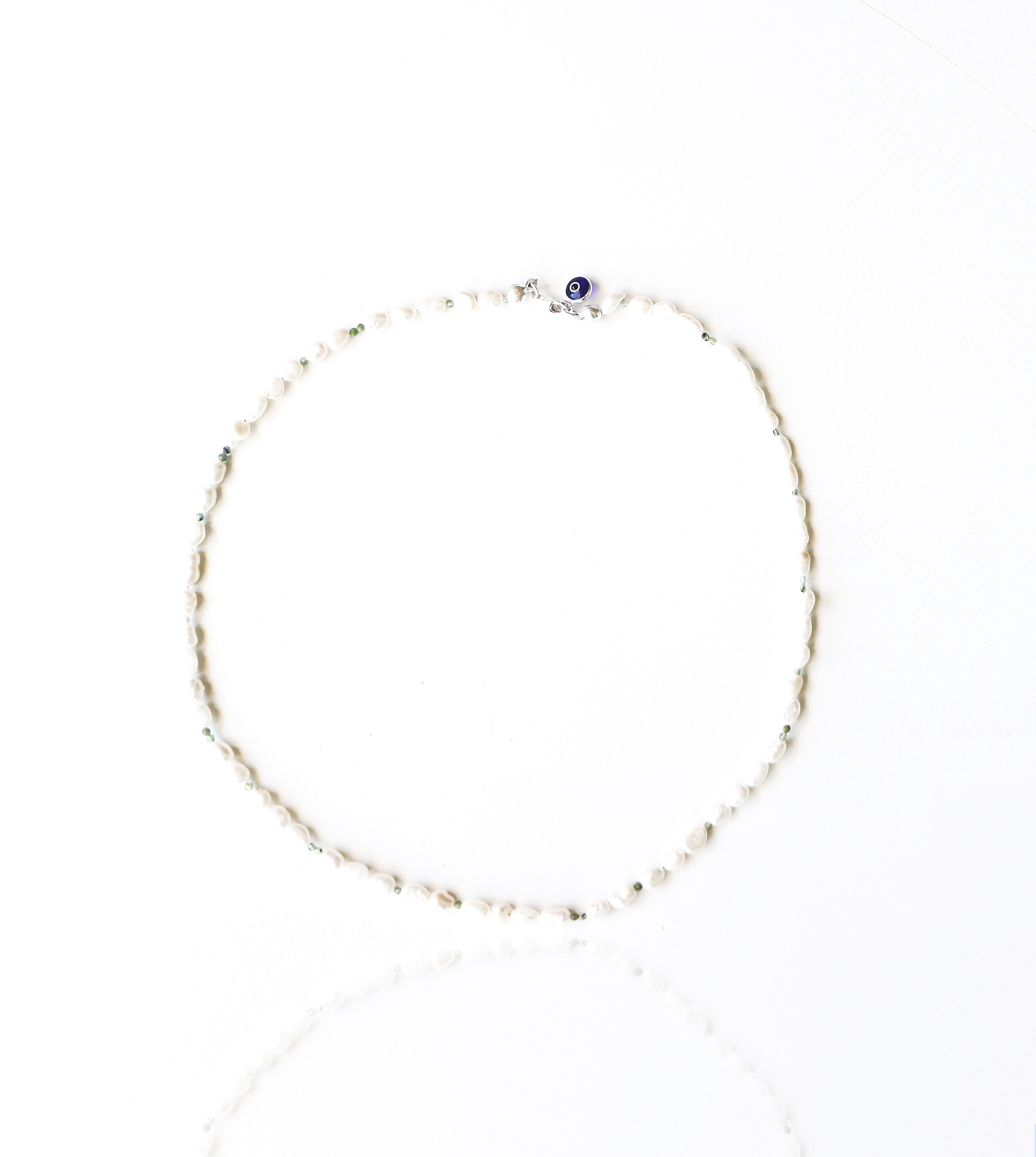 Collier Œil Porte-Bonheur en Émeraude & Perles d’eau douce