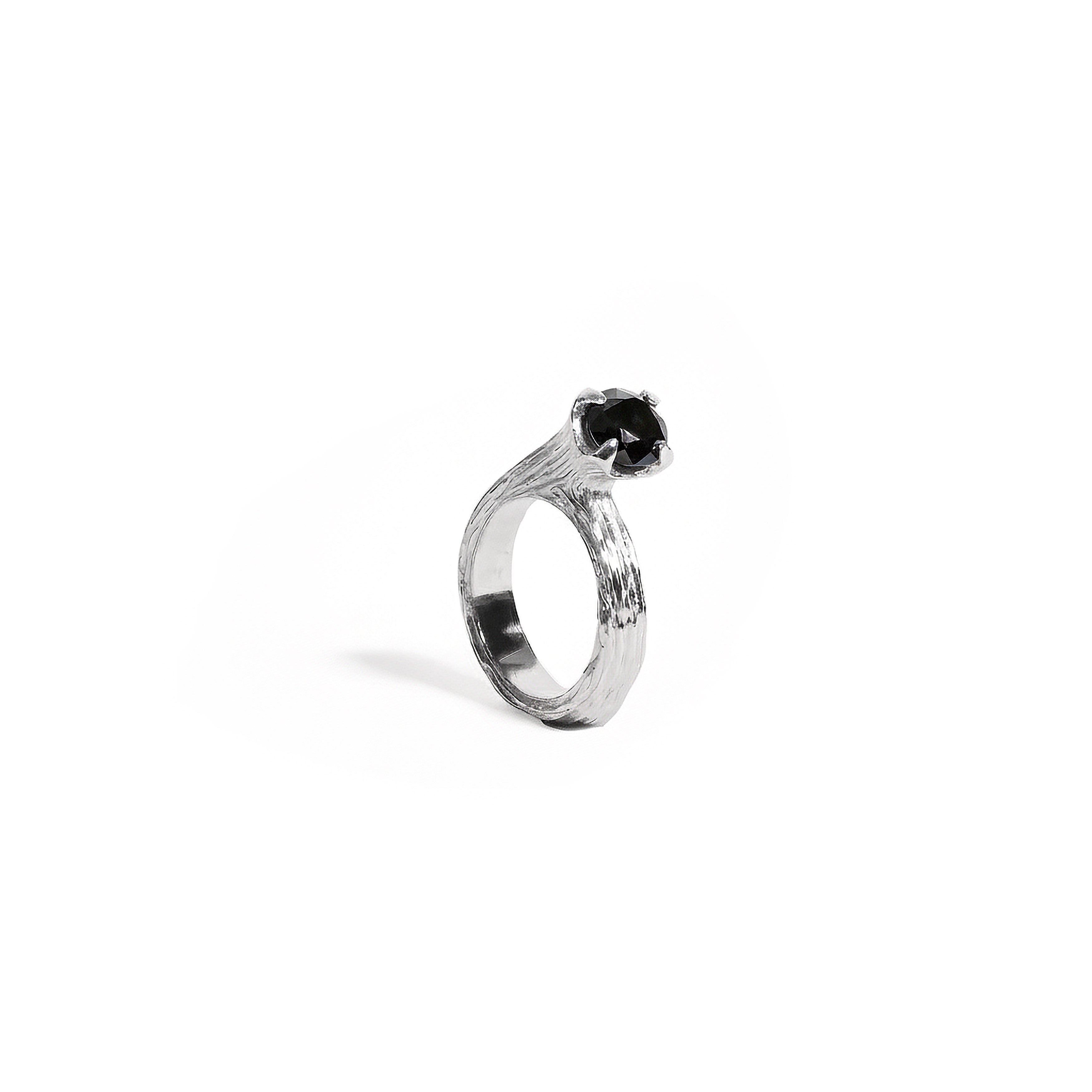 Tulipe | Anillo de oro blanco de 18K y diamante negro