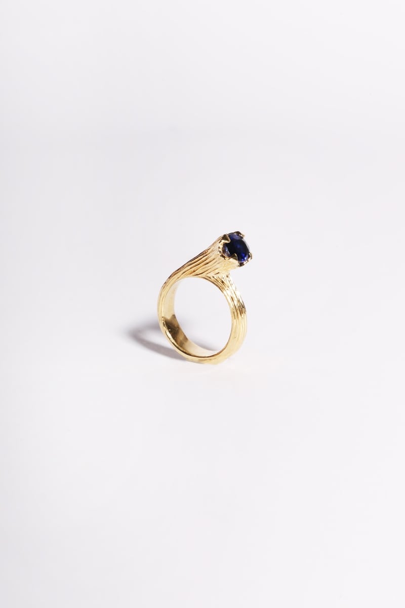 18K Gold Tulip and Sapphire Ring