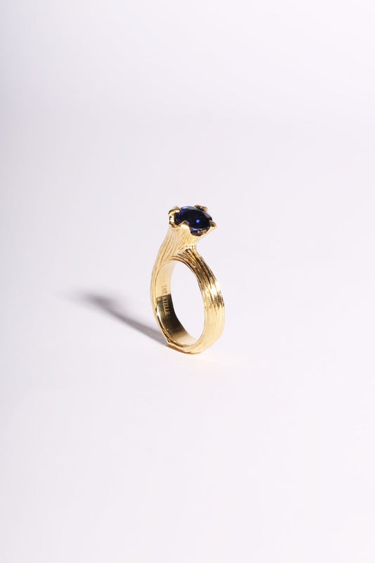 18K Gold Tulip and Sapphire Ring