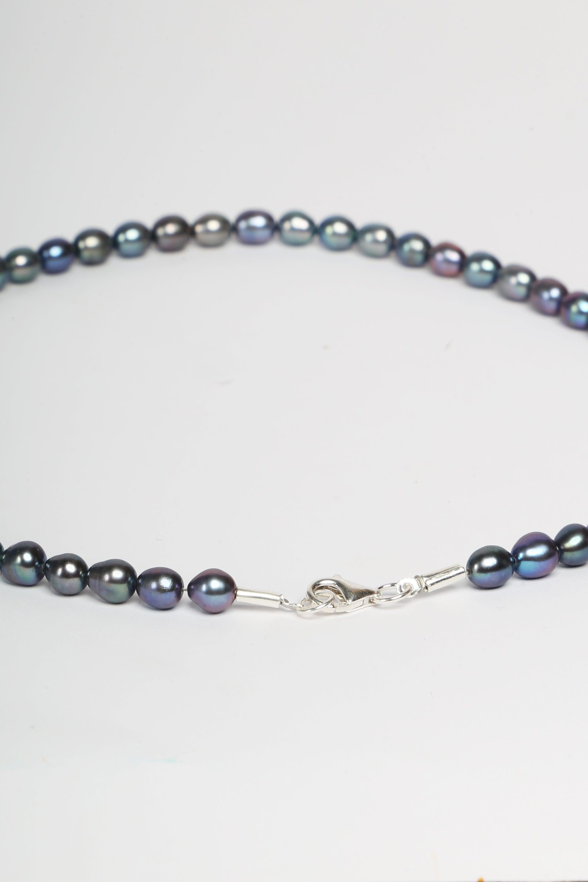 Dark Blue Oval Pearl Necklace - KIELLE OFFICIAL